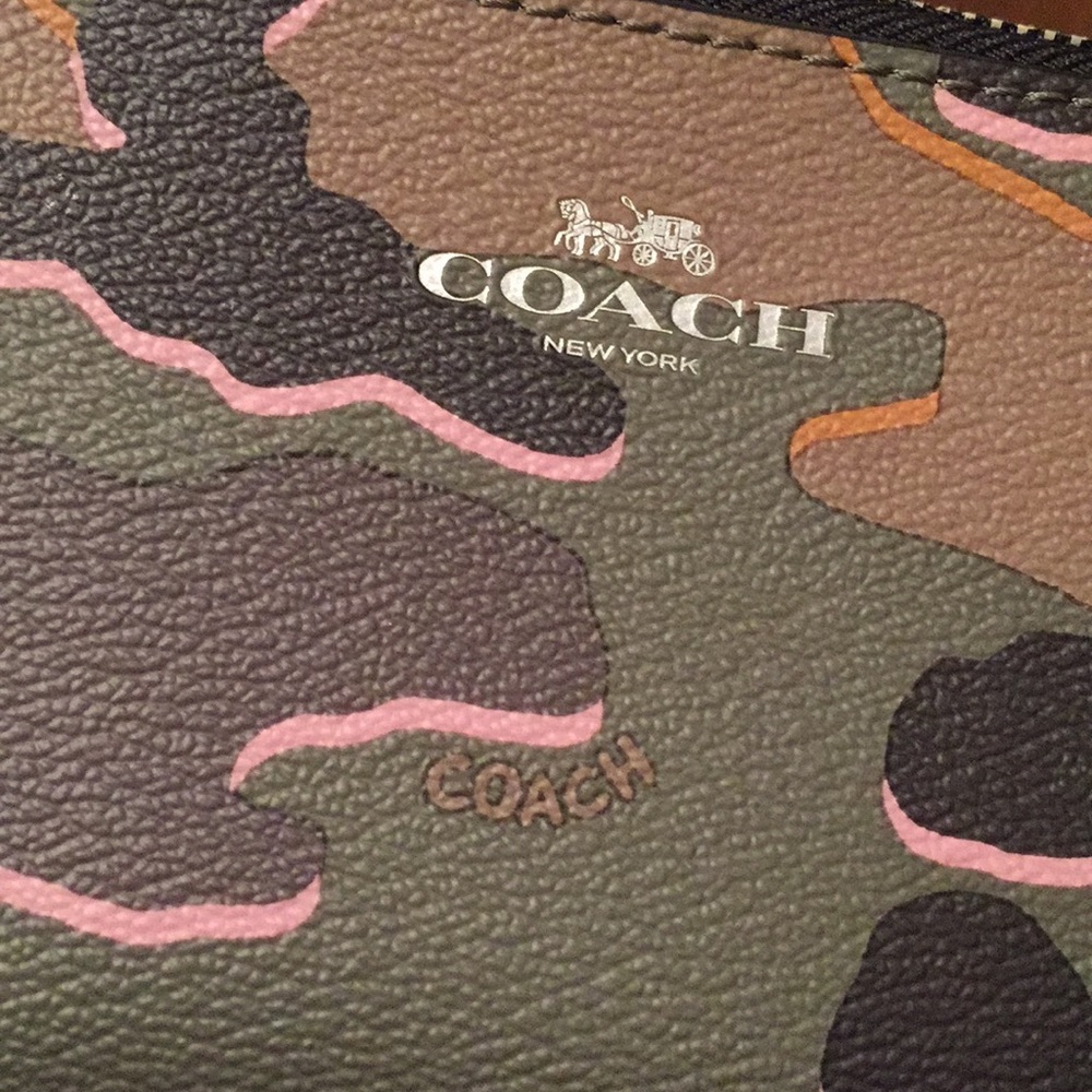 Coach cosmetic case camoflauge - Picture 2 of 5